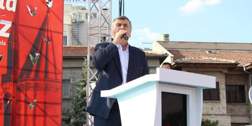 Tahir Akyürek: Türk milleti tüm dünyaya bir mesaj verdi