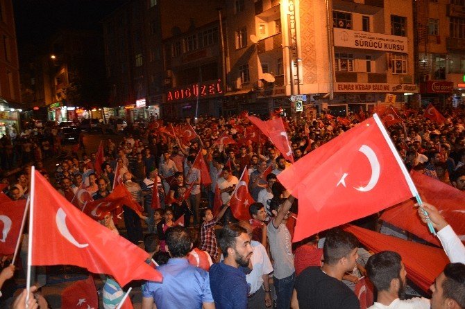 Başkan Toltar, milli irade nöbetine katılan vatandaşlara teşekkür etti