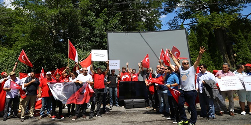 Yenikapı mitingi Pensilvanya'da canlı yayınlandı