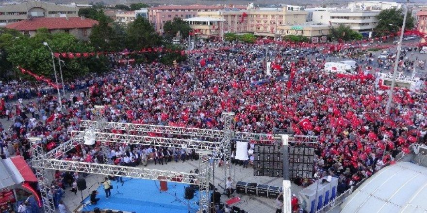 Erzincan halkı demokrasi ve şehitler mitinginde buluştu