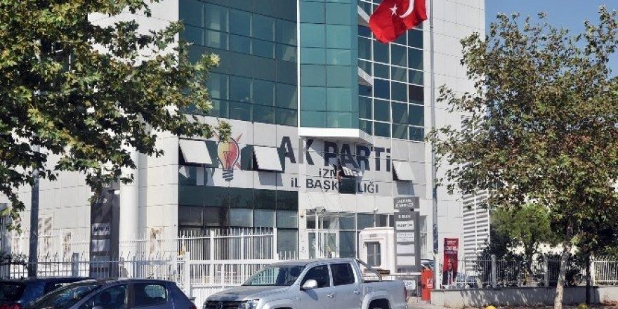 AK Parti, FETÖ’den gözaltına alınan ünlü iş adamının binasını boşalttı