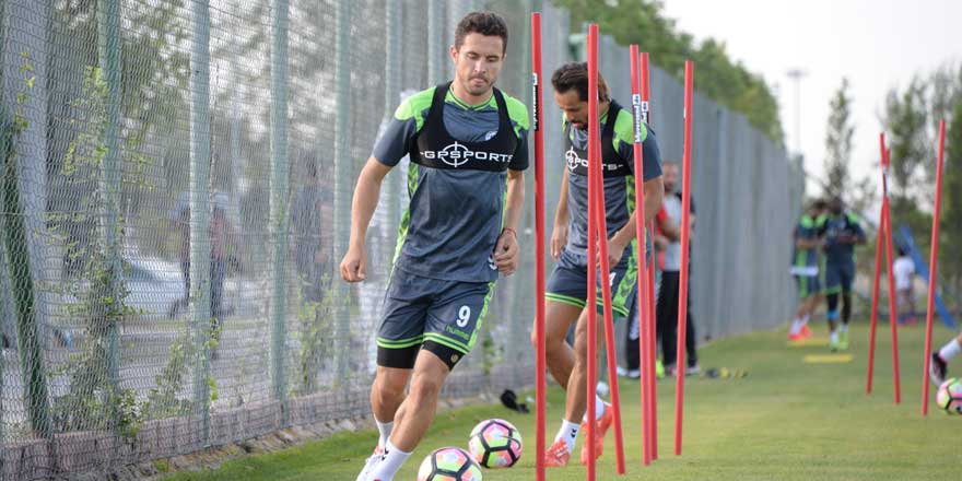 Atiker Konyaspor'da Rangelov sevinci