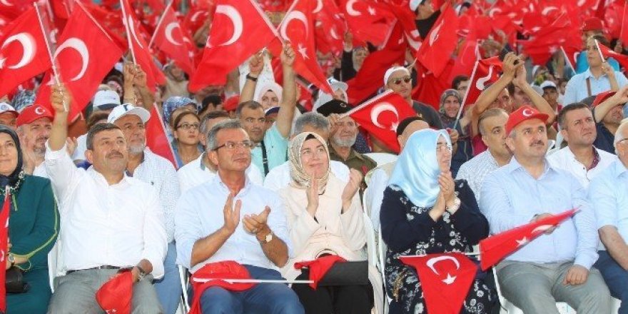 Demokrasi sevdalılarına Köşker’den teşekkür