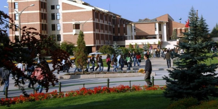 O üniversitede 21 akademisyen atıldı!