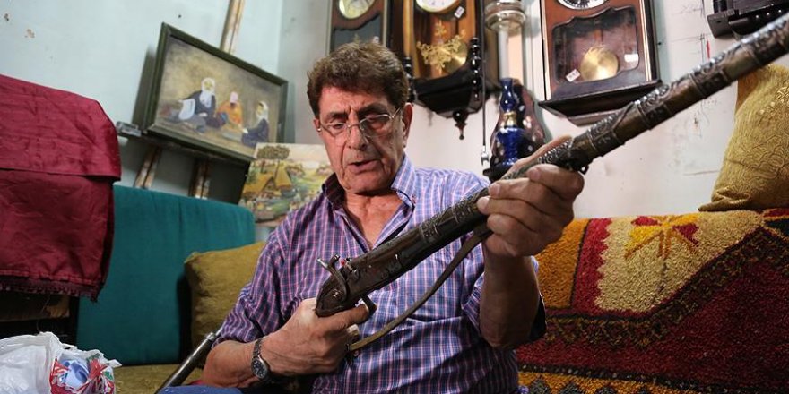 Tarihi tüfeklere gözü gibi bakıyor