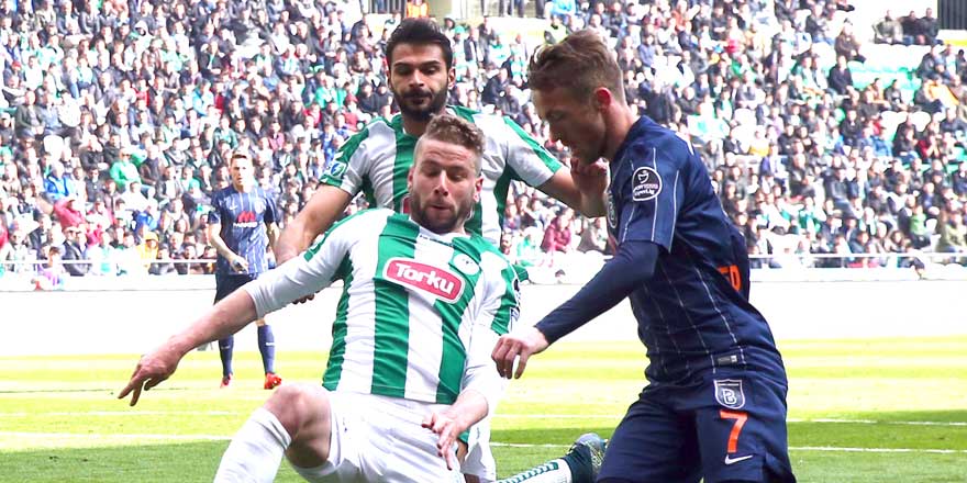Nejc Skubic imzayı atıyor