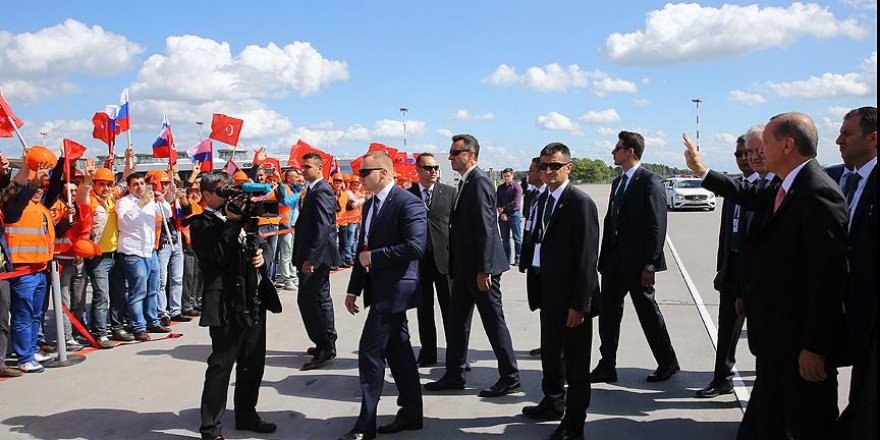 Rusya'da Erdoğan'a sevgi gösterisi