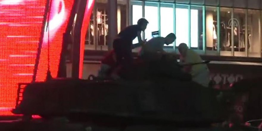 Şehit babasının tankın üstündeki son görüntüleri ağlattı