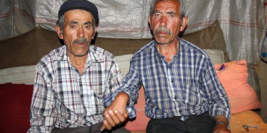 Engelli kardeşine 30 yıldır 'annelik' yapıyor