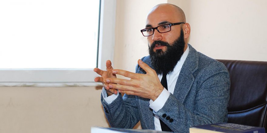 Türkiye ateistleşiyor diyen akademisyen özür diledi