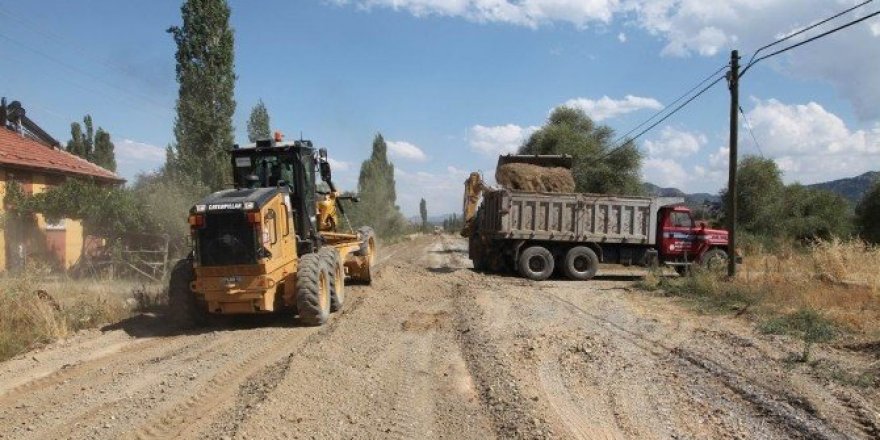 Seydişehir’de soğuk asfalt çalışması
