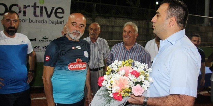 Hikmet Karaman, Veteranlar Futbol Turnuvası’nda sakatlandı