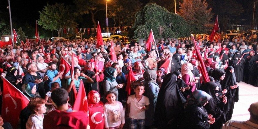 Son nöbete dev katılım