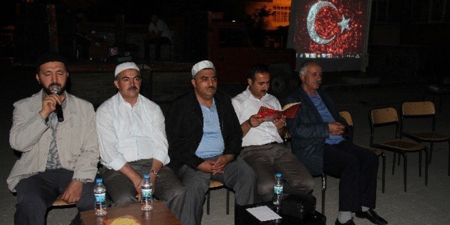 Muradiye’de demokrasi nöbetine ara verildi