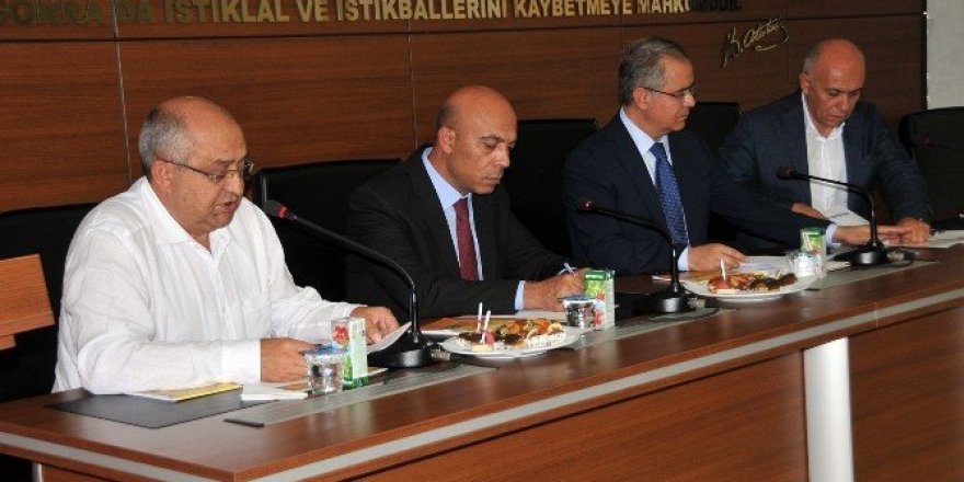 Vali Tapsız, "Şehit ve gazilerimizin ailelerine sahip çıkalım"