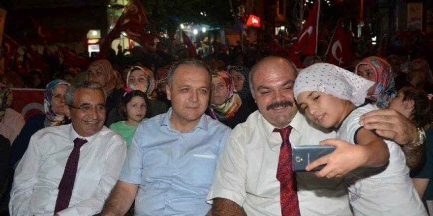 Mahmut Demir demokrasi nöbetinde konuştu