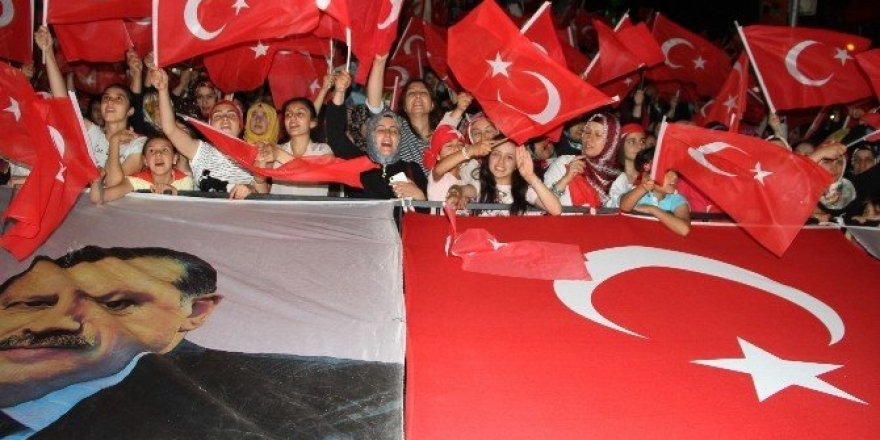 Van’da demokrasi nöbeti sona erdi