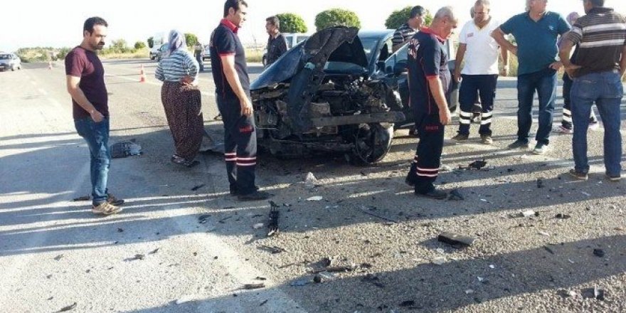 Hüyük’te iki otomobil çarpıştı: 3 yaralı