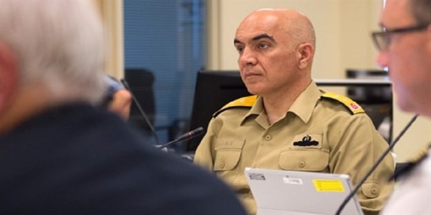Darbeci amiral NATO toplantısına katılmış