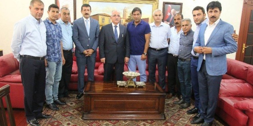 Şanliurfaspor’dan Vali Tuna’ya ziyaret