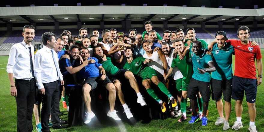 Demokrasi Kupası Denizlispor'un