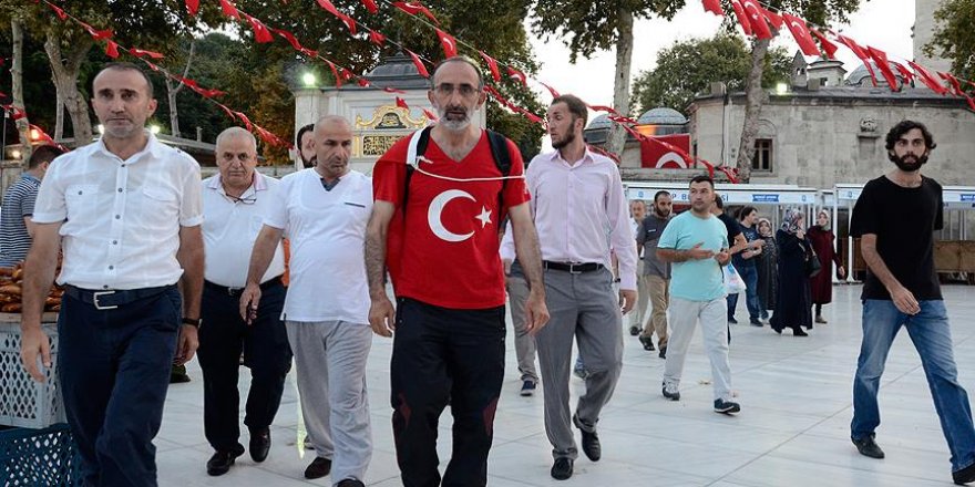 İbrahim Çolak darbe girişimini protesto için yola çıktı