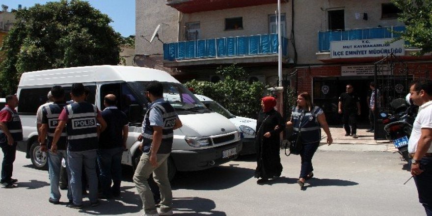 Mut’ta FETÖ operasyonunda gözaltına alınan 5 kişiden 3’ü tutuklandı