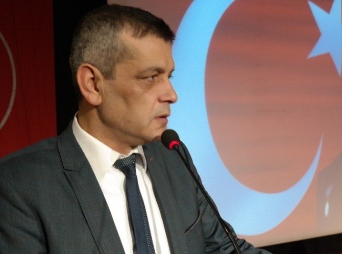 Akın Kagısız: Cumhurbaşkanı’na sahip çıkmak sancağa sahip çıkmaktır