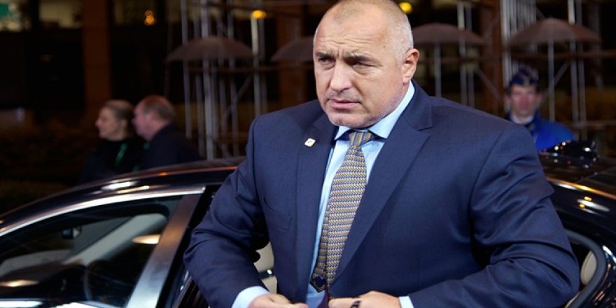 O üllkenin Başbakanı'ndan FETÖ'cü çıkışı; "Gerekirse hepsinin kellesini vereceğiz."