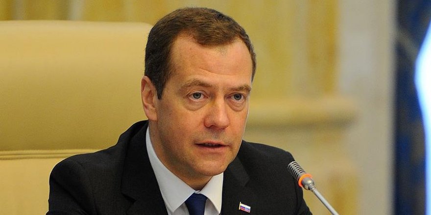 Medvedev: Rusya ile Ukrayna arasındaki ilişkiler tamamen kopabilir