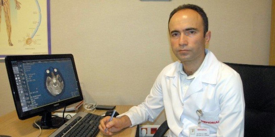 Nedensiz gülüşlerde ölüm riski