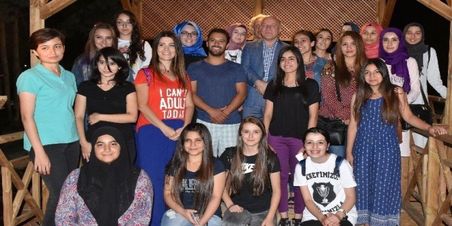 Sekmen’den gençlere nasihat: “geleceğe iyi hazırlanın”