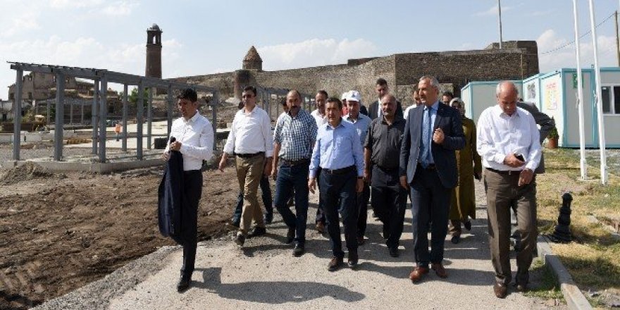 Büyükşehir’in meclis üyeleri çalışmaları gezdi