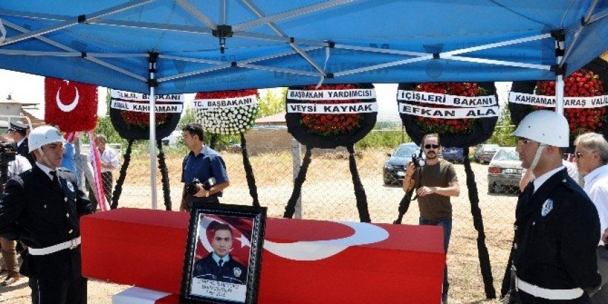 Şehit polis memuru dualarla uğurlandı
