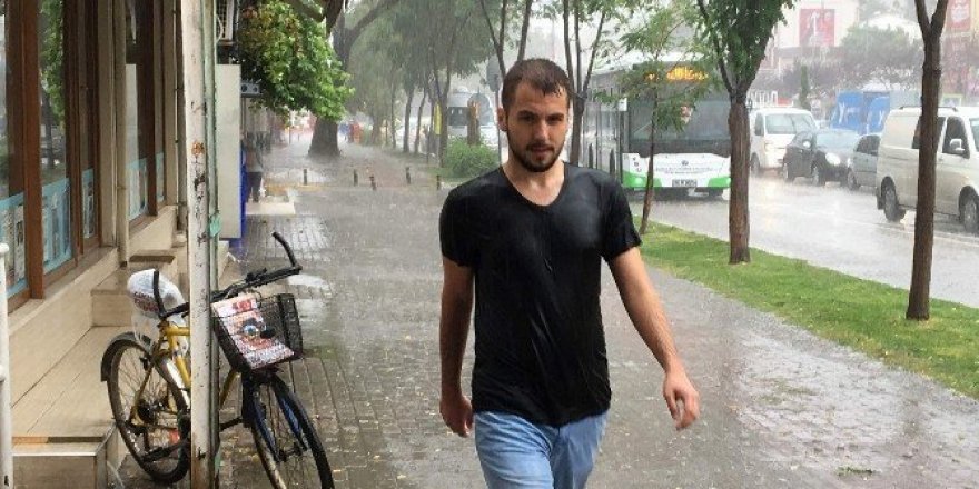 Bursa’da yağış hayatı felç etti