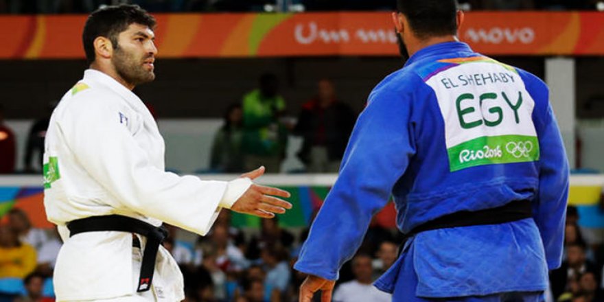 Rio'da iki ülkeyi karıştıran hareket!
