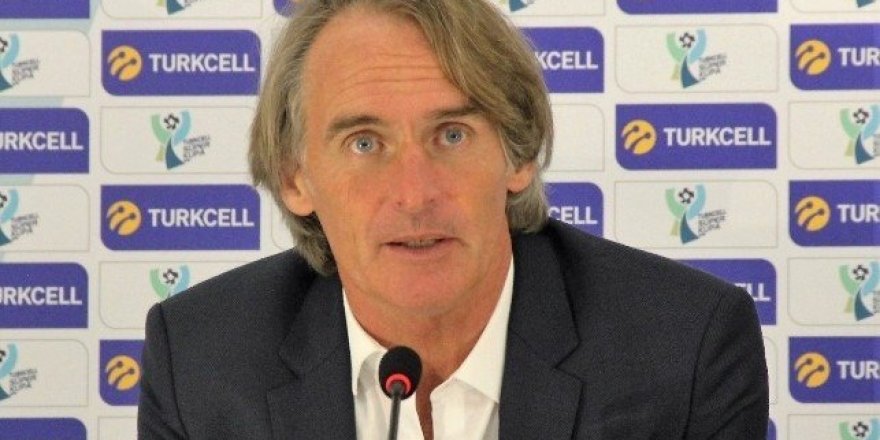 Riekerink: "Güzel bir kupa ile sezona başladık"