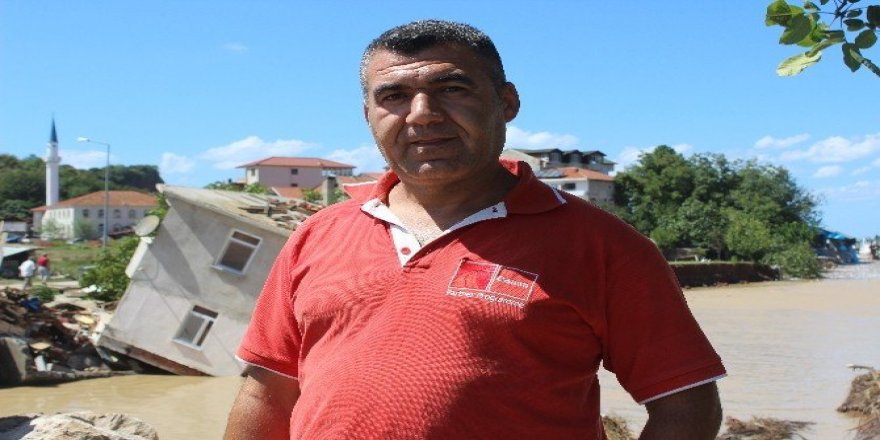 Selde 3 katlı evi çöken adam dehşeti anlattı