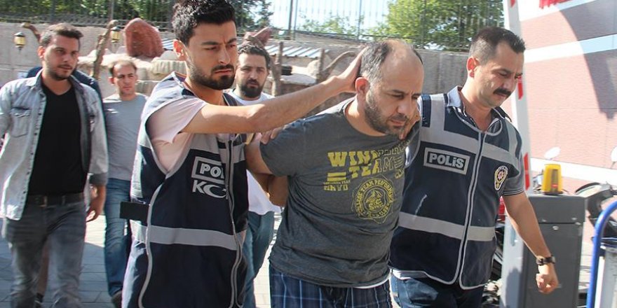 Halka ateş açılması emrini veren firari albaylar gözaltında