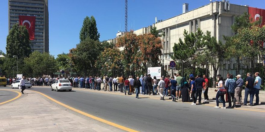 Ankara Emniyetinde durdurulan hizmetler yeniden başladı