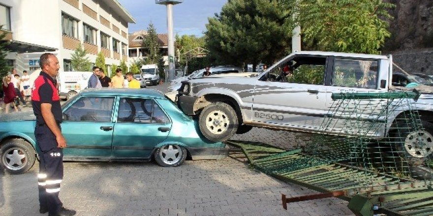 Gümüşhane’de trafik kazası: 3 yaralı