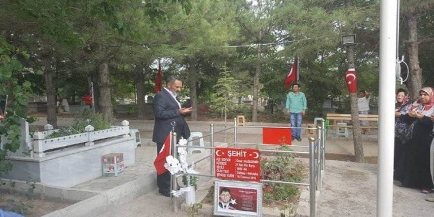 Dursun Ali Erzincanlı şehit Astsubay Ömer Halisdemir’in kabrini ziyaret etti
