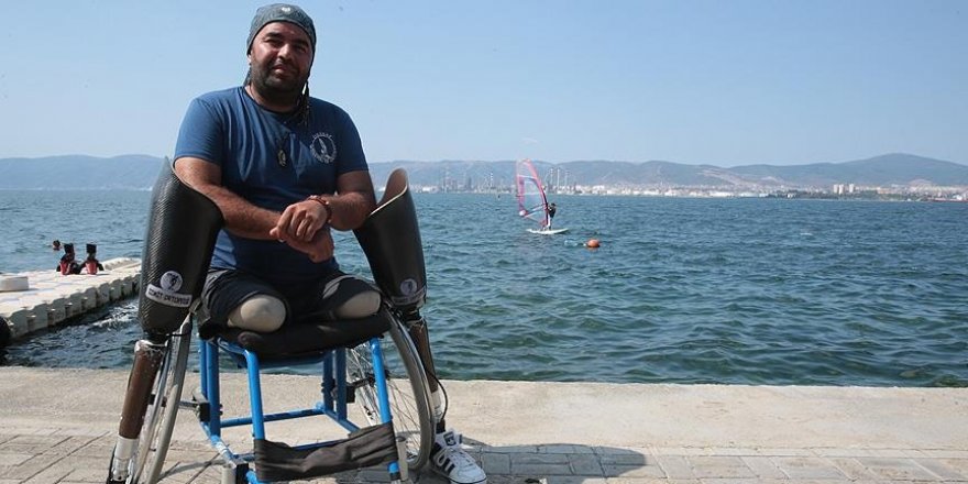 Depremde ayaklarını kaybetti, kendini topluma adadı