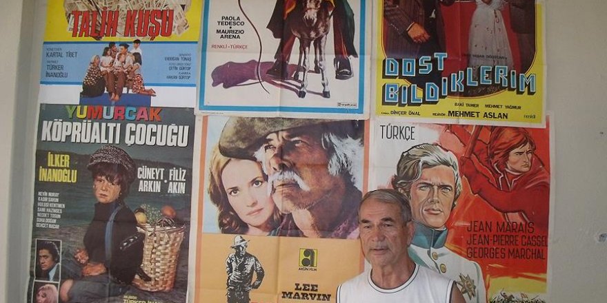 Eski sinema makinisti 15 bin film afişi biriktirdi