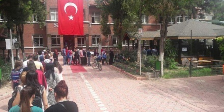 Tokat’ta KPSS kuyruğu