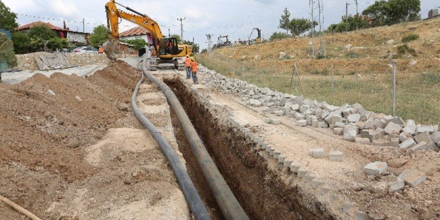 Uzunpınar’daki 40 yıllık alt yapı yenileniyor