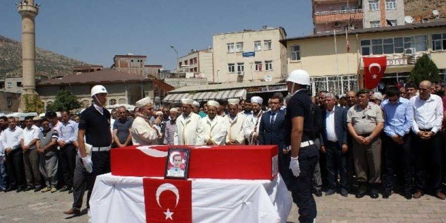 Diyarbakırlı şehit polis son yolculuğuna uğurlandı