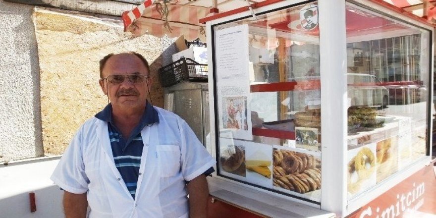 Burhaniye’de 15 Temmuz darbe girişimine şiirli tepki