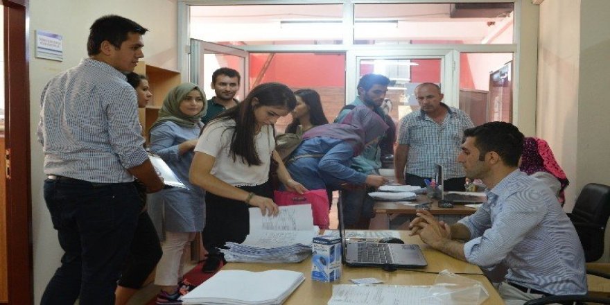 Bartın Üniversitesi’nde kayıt heyecanı