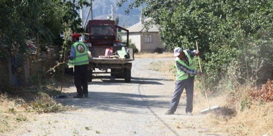 Seydişehir Belediyesi’nin temizlik çalışmaları sürüyor